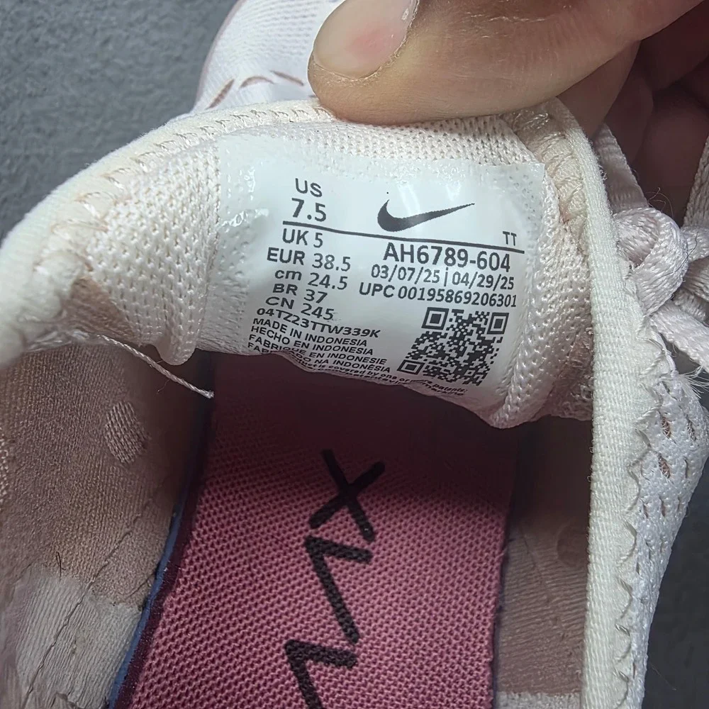 Nike Air Max 270 Barely Rose Pink Womens Running Shoes AH6789-604 Size 7.5